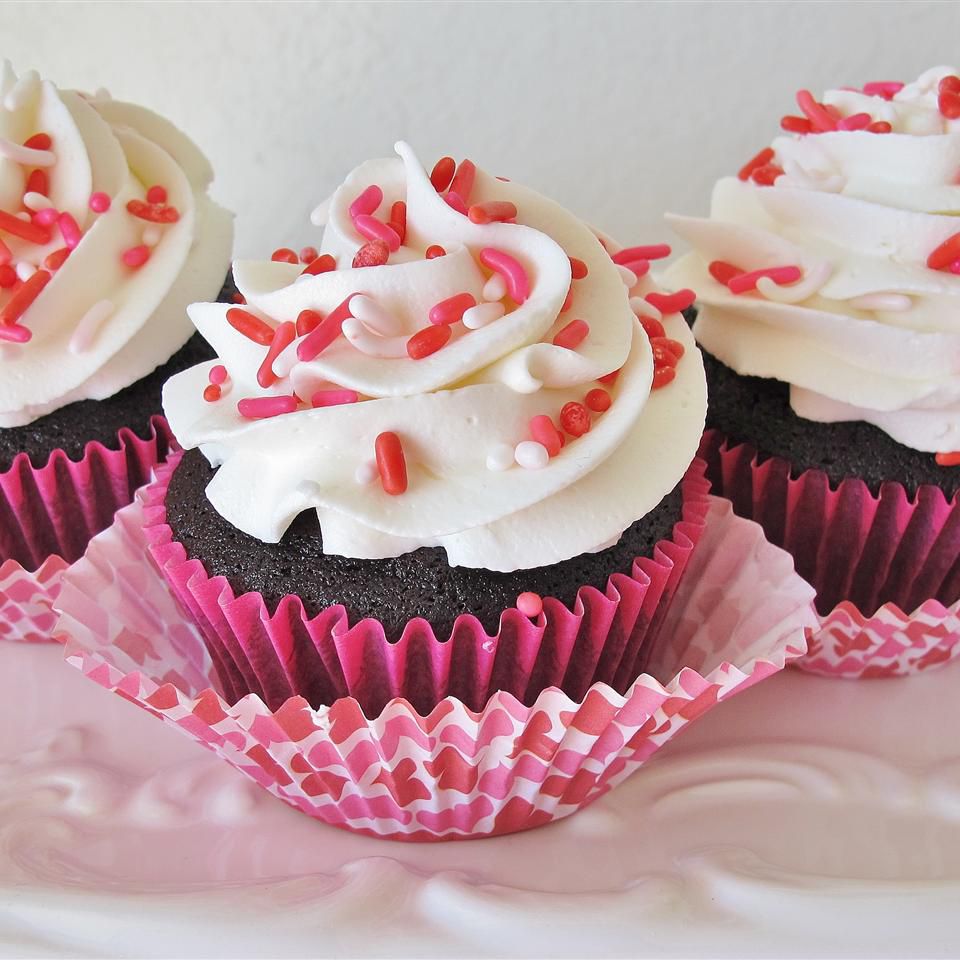 Valentines-Day-Cupcake.jpg